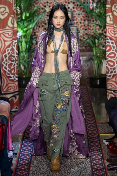 Look 37